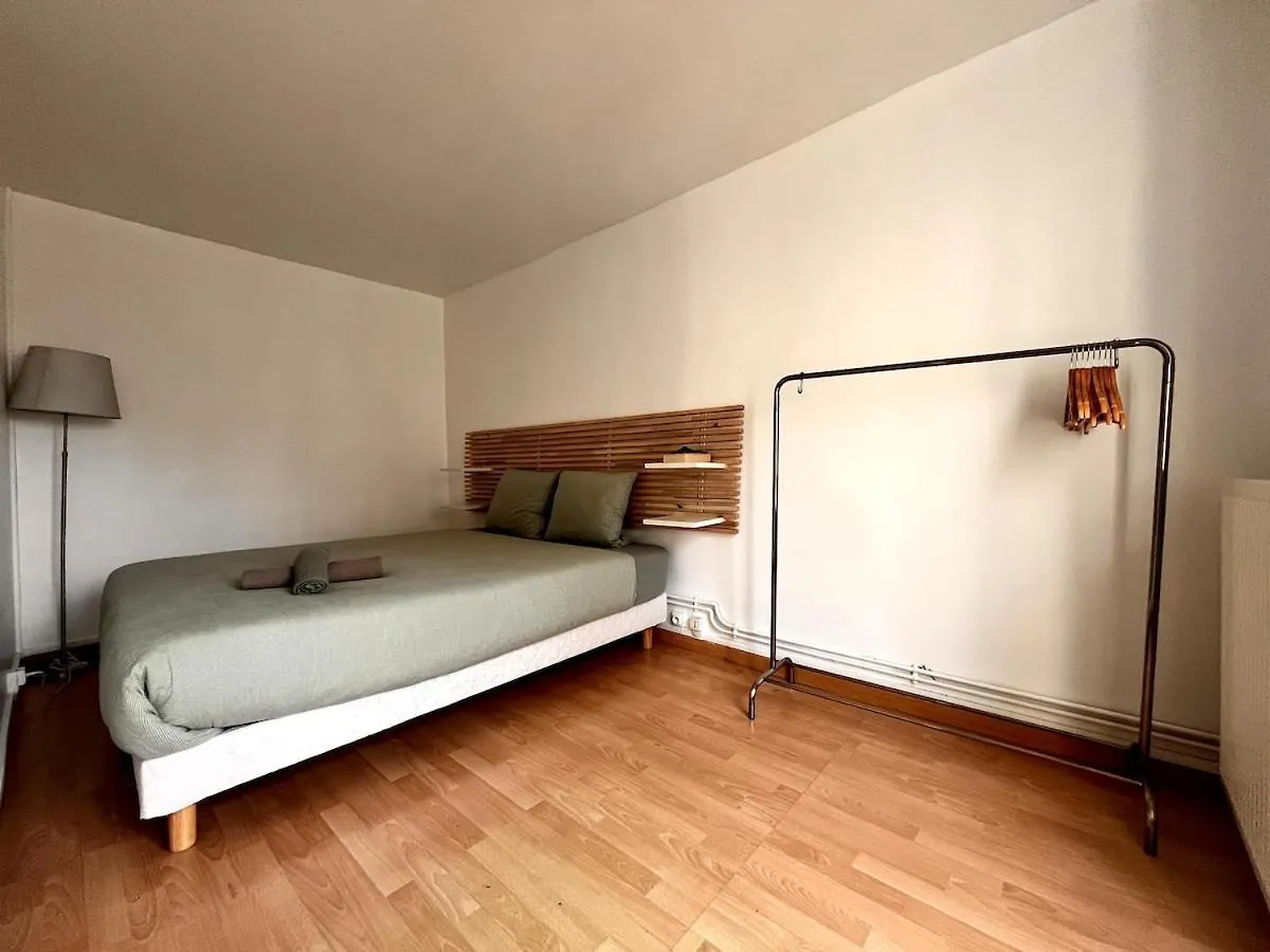 Sacre-Coeur Basilica 25 Min Away Metro 3,5,8,9,11 Apartment Paris